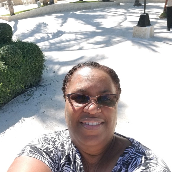 Meet your Posher, Andrea - Picture 1 of 1